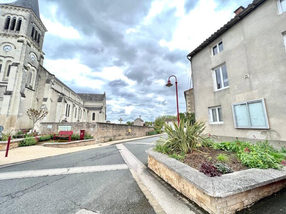 La Baillargeoise - Superbe Maison A 7 Min Du Parc Saint-Georges-les-Baillargeaux Eksteriør billede